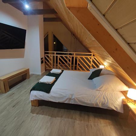 Villa Miedzy Drzewami Biecz Esterno foto